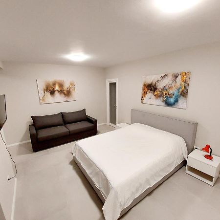Tirana City Center Apartment ภายนอก รูปภาพ